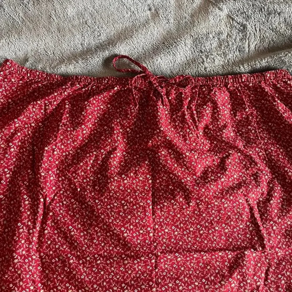 100% Cotton Red Floral Pattern Skirt w Drawstring Tie Waist sz 22/24 Faded Glory